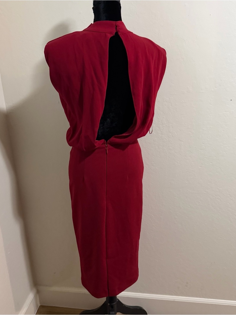 Aliava Maxine Crepe Midi Dress Maroon High Neck Draped Shoulder Bodycon L NWT - Picture 7 of 13